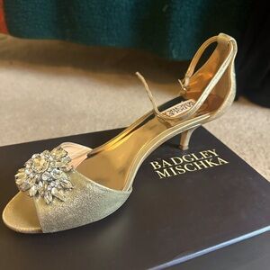 Light gold Badgley Mischa kitten heel peep toe